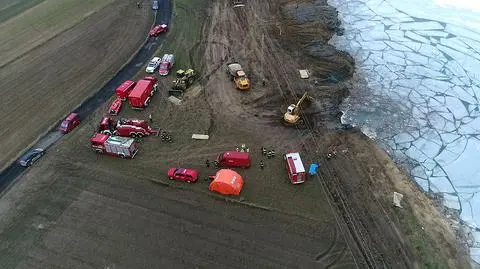 Ciężarówka wpadła do wody