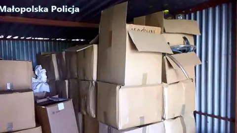 Rozlewnia alkoholu i magazyn towaru w blaszaku pod Krakowem