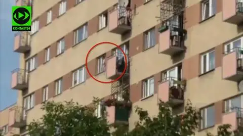 Trzylatek na parapecie na siódmym piętrze wieżowca. Ojciec usłyszał zarzuty 