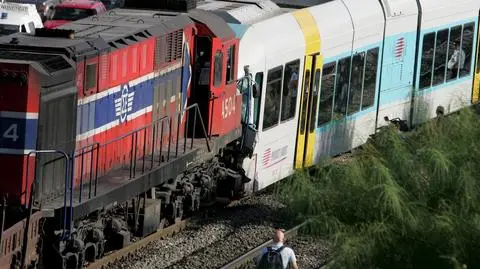 50 rannych po zderzeniu pociągów pod Atenami