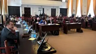 Radni dzisiaj mają głosować w sprawie uchwały o TK