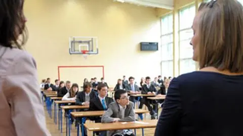 Pierwiastki, myszy, obwody elektryczne. Testy w gimnazjum