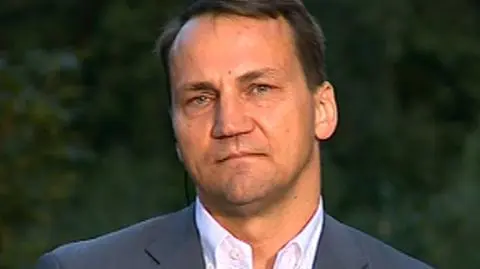 Radosław Sikorski w "Faktach po faktach" mówił o potrzebie zmiany polityki względem Litwy