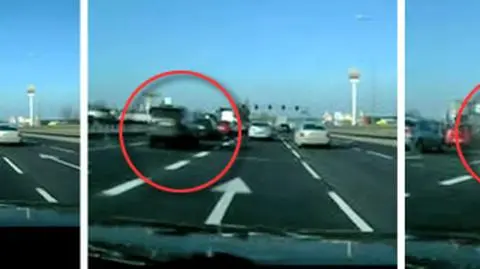 Wbił się w stojące auta. "Zmieniał kanały w radiu"