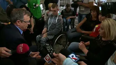Parents of disabled children organize a sit-in