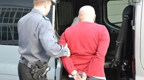 Funkcjonariusze służby więziennej oskarżeni