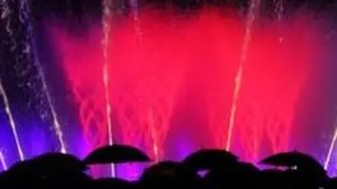 Żywioły zatańczyły w wodzie na Podzamczu