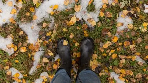 Pogoda na weekend: chwyci mróz, spadnie deszcz ze śniegiem. A co w kolejnych dniach?