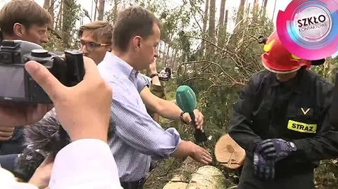 Nawałnice na Pomorzu. Błaszczak u strażaków w Suszku