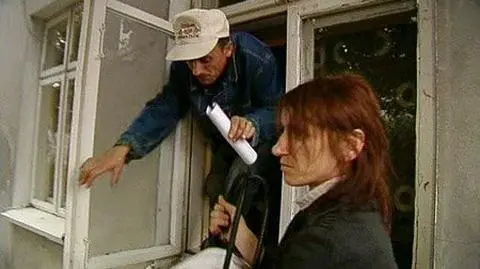 Do domu przez okno. Korytarz jest prywatny