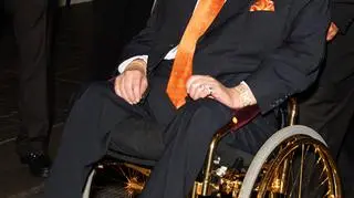 Larry Flynt, wydawca magazynu pornograficznego "Hustler", na swoim słynnym wózku inwalidzkim zrobionym ze złota i wartym 80 tys. dol.