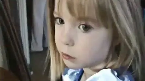 Rodzice Madeleine wracają w miejsce porwania