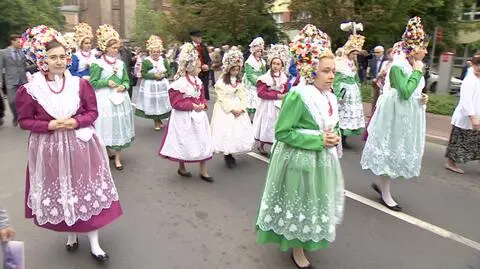 Bamberki, w kolorowych strojach, co roku biorą udział w procesji