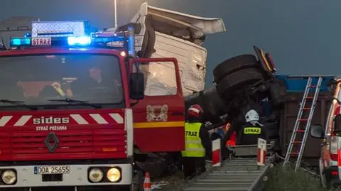 Cztery osoby zginęły w karambolu na A4