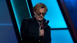 Johnny Depp był kompletnie pijany na scenie czy tylko grał?