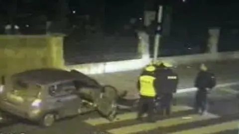 TIR staranował policyjne auto
