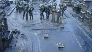 Kilka dni temu ktoś wyrwał z makiety figurkę pomnika Adama Mickiewicza