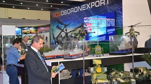 Na nagraniu Władimir Putin testujący najnowszy produkt Kałasznikowa