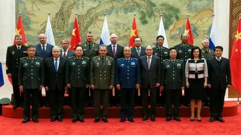 Kreml szuka militarnego wsparcia 
u potężnego sąsiada. Szojgu w Pekinie
