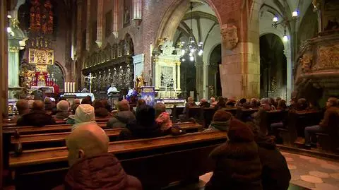 "Modernizacja nie musi oznaczać ateizacji". Statystyki Kościoła