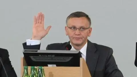 Sekuła podpisał "hazardowy" raport