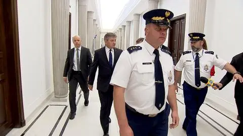 Andrzej Grzegrzółka tłumaczy loty marszałka Marka Kuchcińskiego