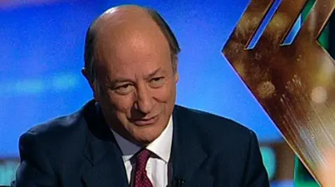 Rostowski: Rząd nie kopie staruszki