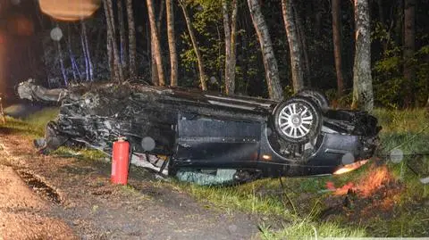 Citroen zderzył się z ciężarówką. Nie żyje pasażer