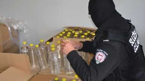 3,3 tys. litrów nielegalnego alkoholu. 3 osoby zatrzymane