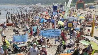 Tłumy na plaży w Gdańsku 