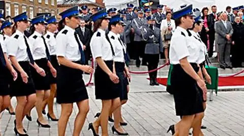 "Policjantki są wiatropylne. Zachodzą w ciążę i po służbie"
