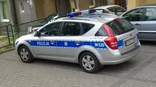 Według świadków policja bawiła się na imprezie w czasie służby
