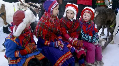Największa impreza na kole polarnym. Minus 30 stopni i jojk na żywo 