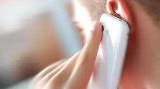 Nastolatek przez telefon podawał się za wnuczkę kobiety
