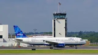 Samolot należał do amerykańskich linii lotniczych Jet Blue