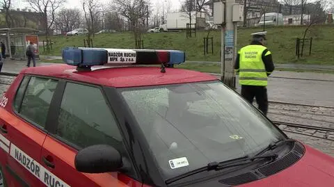 Tramwaj potrącił kobietę. "Reanimowana, jest w ciężkim stanie"