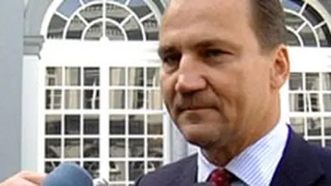 Sikorski kontra "Fakt" - proces z tabloidem za antysemickie wpisy