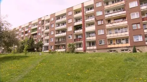 Czterolatek wypadł z mieszkania na trzecim piętrze w Sosnowcu