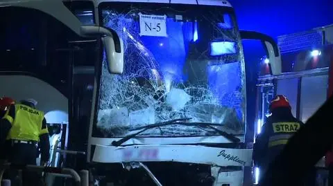 Zderzenie osobówki z autokarem na Śląsku
