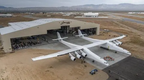 Prezentacja wielkiego samolotu Stratolaunch