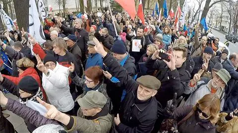 Od dłuższego czasu w kraju odbywają się manifestacje KOD