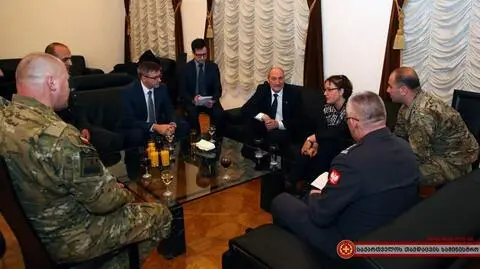 Antoni Macierewicz w Tbilisi w drodze do Afganistanu