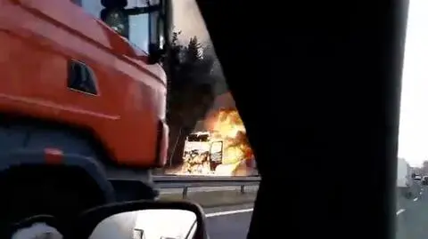 Jaworzno. Pożar ciężarówki na S1, pojazd doszczętnie spłonął