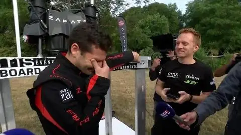 "Latający człowiek" ze łzami w oczach