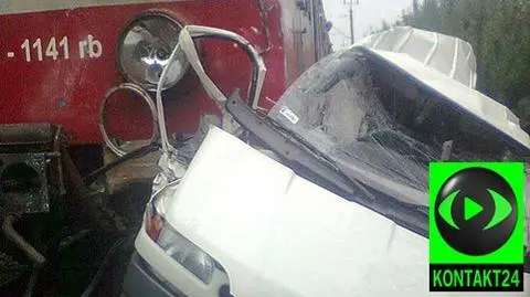 Pociąg ciągnął auto przez kilometr