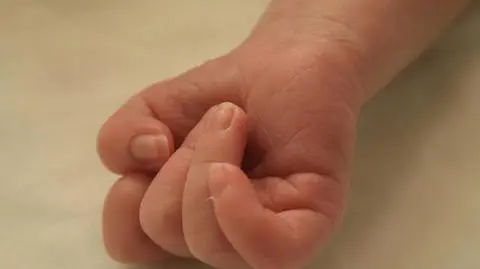 Wywoływali sztuczne poronienie, dziecko żyje. Szpital wszczął kontrolę