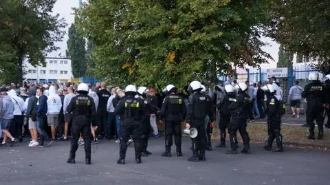 Zatrzymali kibola, który przebierał się na trybunach
