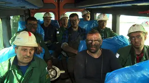 W autobusie z ratownikami górniczymi