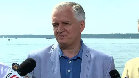 Z gazetką w ręku Gowin walczy o przywrócenie PO "obywatelskości"