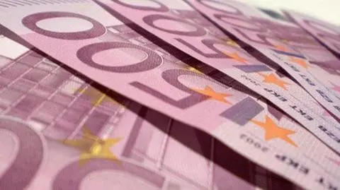 17 mln euro na godzinę. Tak "pierze" włoska mafia